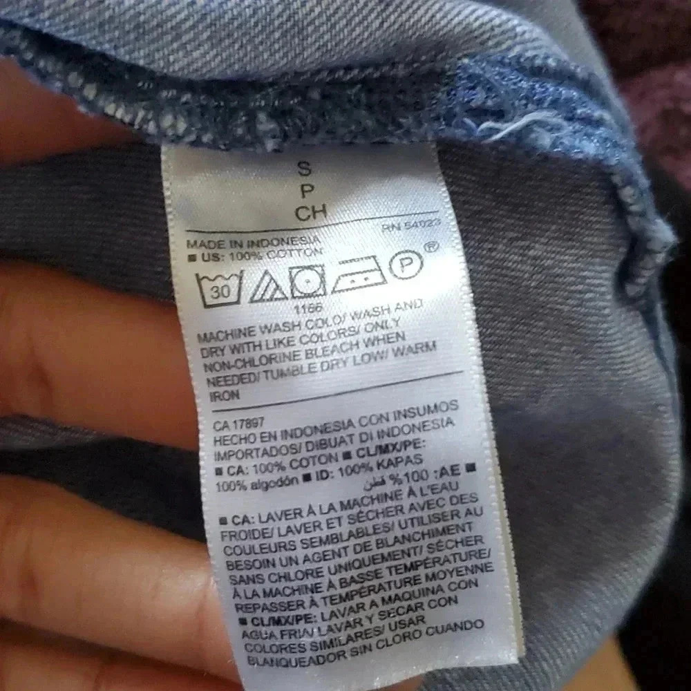 Old Navy Classic Chambray Utility Shirtdress - Picture 6 of 6